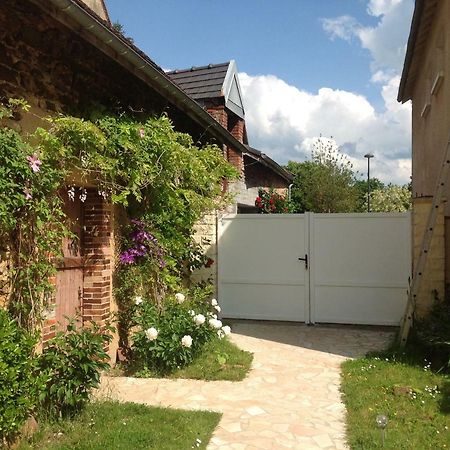 La Bicoque En Puisaye Hotel Saint-Amand-en-Puisaye Exterior photo